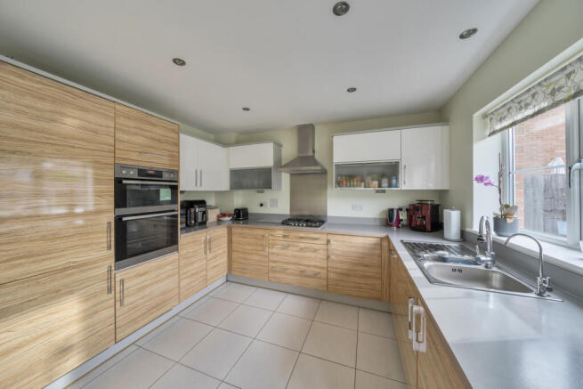 1358698-15-68d3b5...