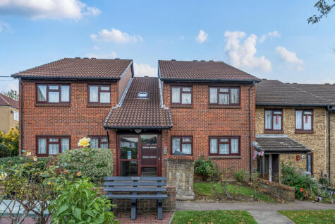 Bladon Gardens, Harrow