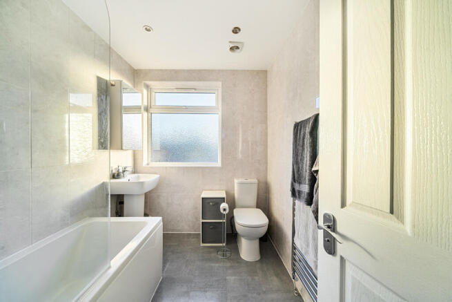 1382913-7-691b4cf...