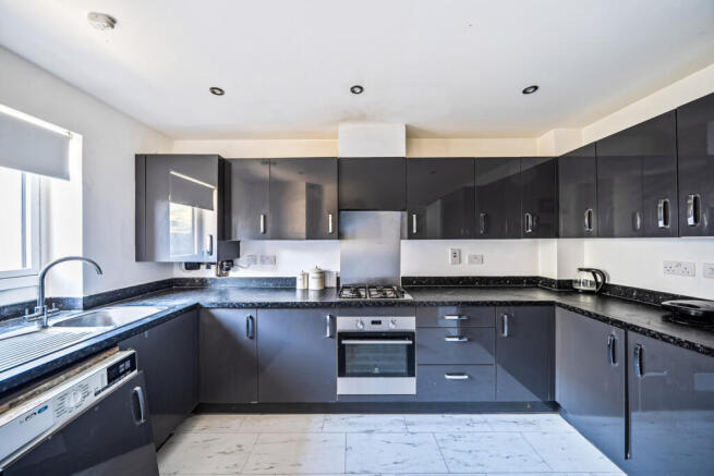 1361844-15-68e3a2...