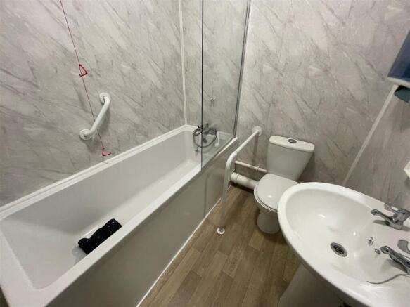 Bathroom.jpg