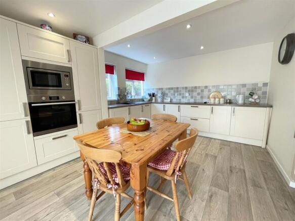 Kitchen Breakfast Room.jpg