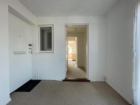 Flat 11 office & hallway.jpeg