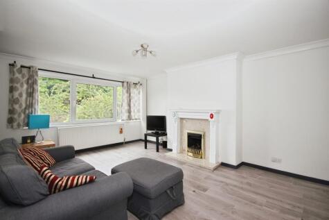 Maynard Avenue, WARWICK