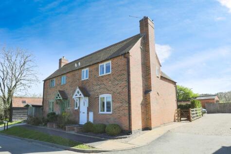 Pigeon Green, Snitterfield, Stratford-Upon-Avon