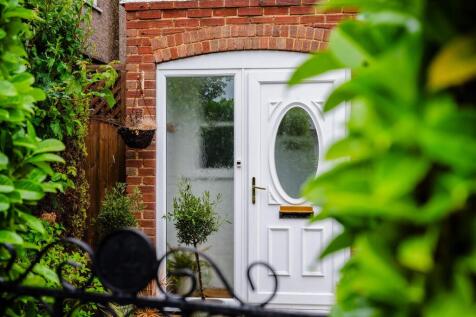 Sandlands Road, Walton On The Hill