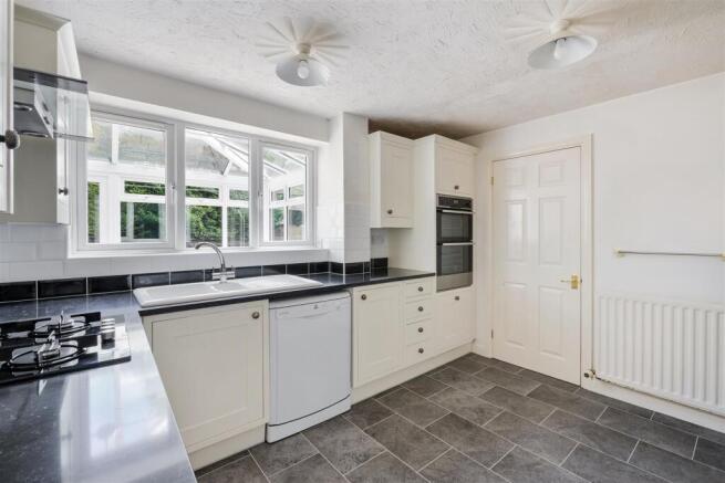 LINDEN CLOSE, 3  (26).jpg