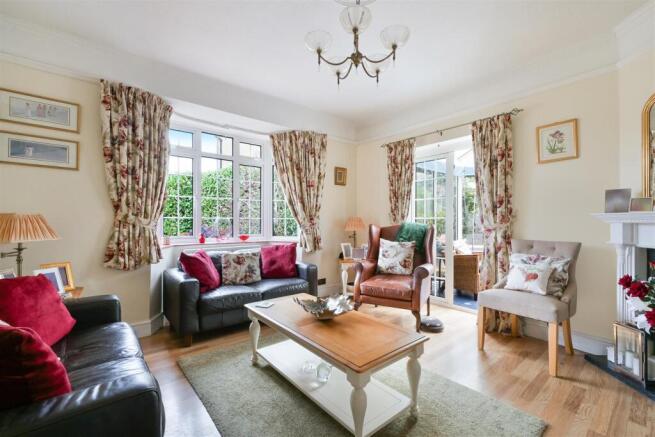 JOSEPHINE CLOSE (9).jpg