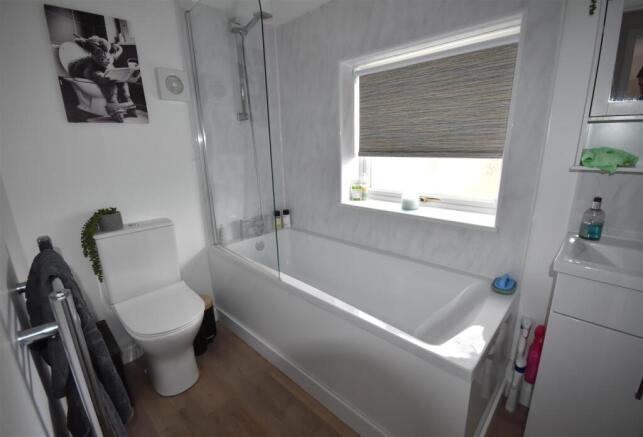 Bathroom.JPG