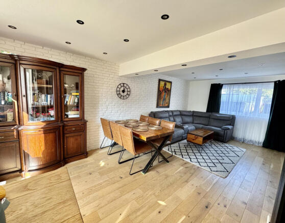 Sitting room diner