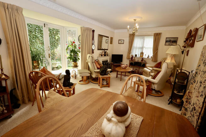 Double aspect living room