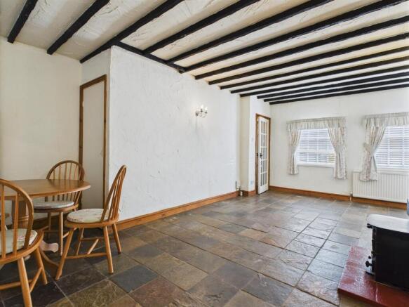 Lounge/Dining Room