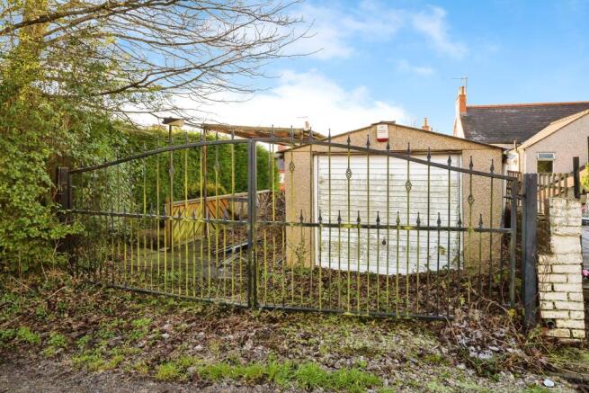 Garage & Parking