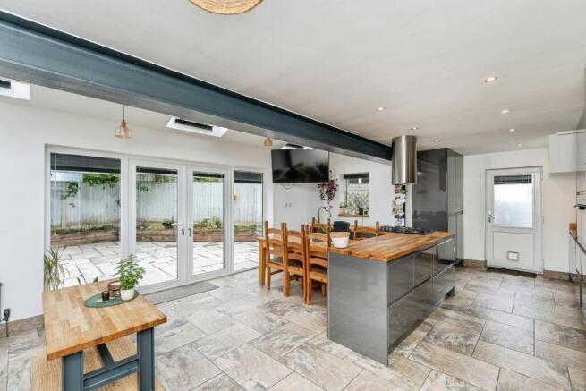 Kitchen/ Family Room