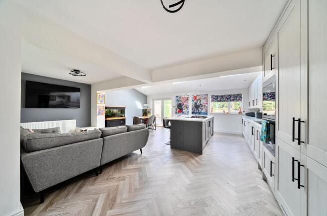 1321489-23-68777ba976dfb-ARW-1