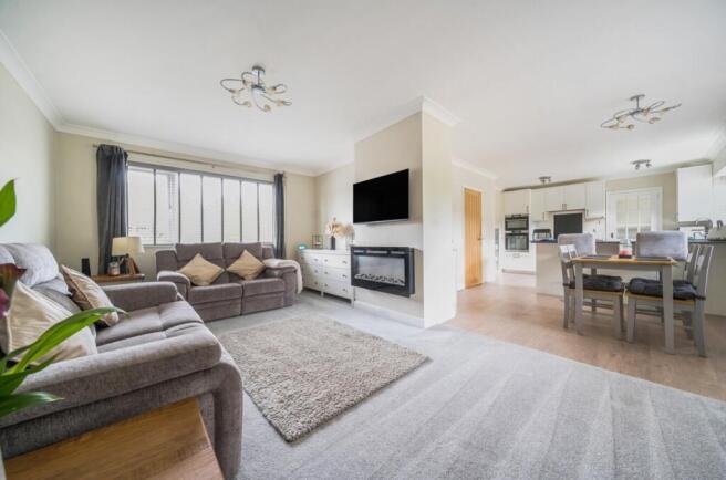 1348320-7-68b8bdbb967c4