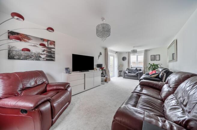 1360651-22-68d6a0e248f7b