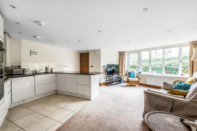 Apt1-Chestnut-Court-3.jpg