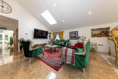 Preston Gardens, Luton, LU2