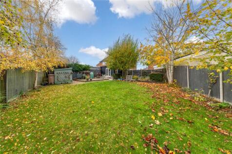 Field End Close, Luton, Bedfordshire, LU2