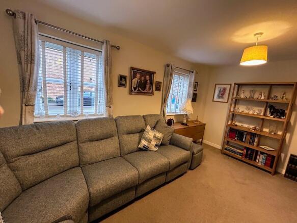 LIVING ROOM AREA