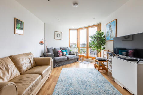 The Crescent, Hannover Quay, Bristol, BS1