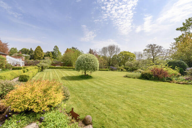 Lawned Gardens 