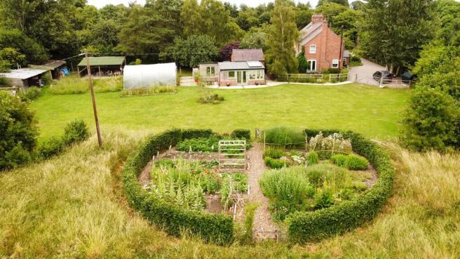 1-field-cottages0...