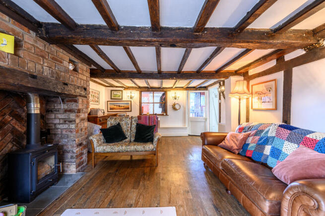 Lounge/Dining Roo...