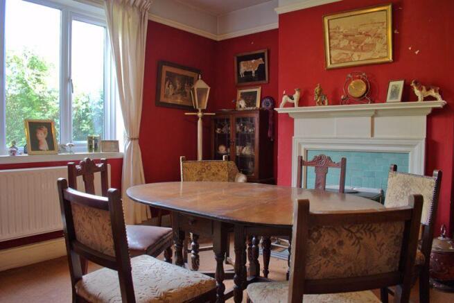 dining/sitting room