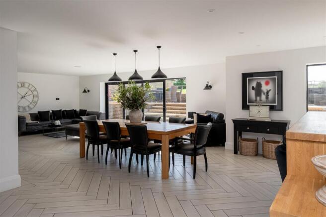 KITCHEN DINING FAMILY AREA