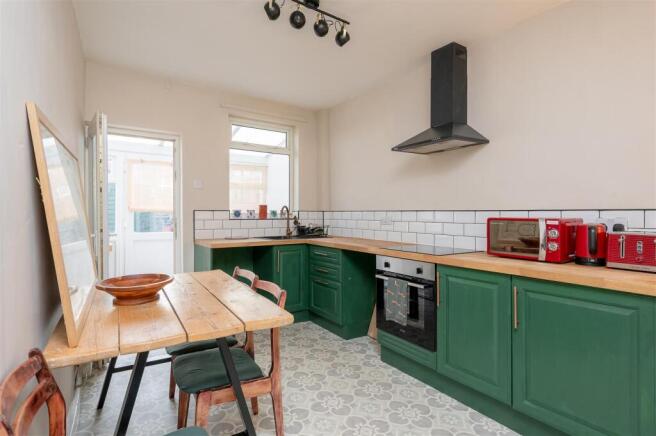 KITCHEN DINER