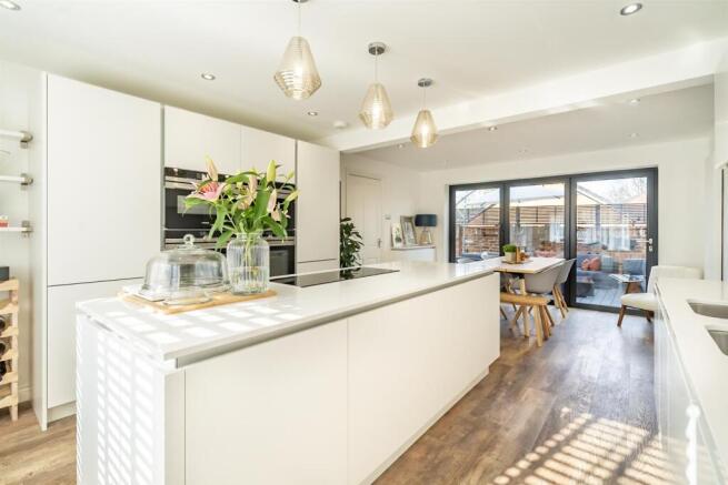 KITCHEN DINER