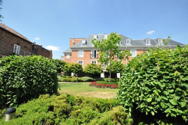 COMMUNAL GARDEN