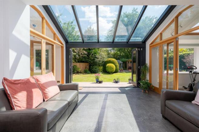 GARDEN ROOM
