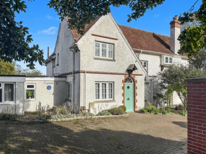 Burleigh Lane, Street