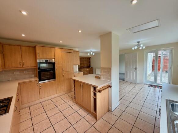 Kitchen:Family room view.jpeg