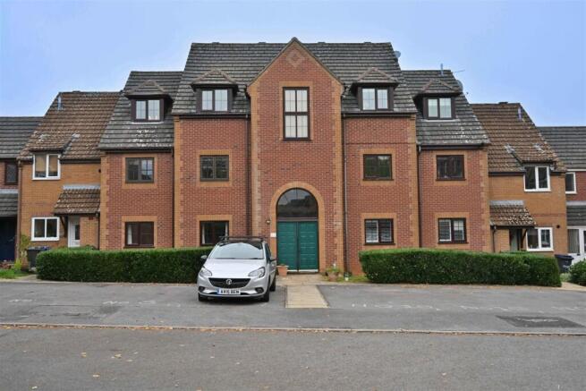 8 Morse Close, Chippenham    Oct 2025 017.JPG