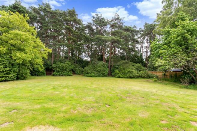 5 Bedroom Bungalow For Sale In Avon Avenue, Ringwood, Hampshire, Bh24