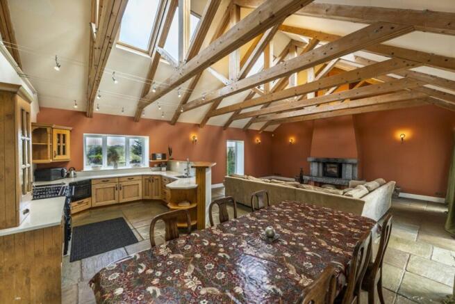 Kitchen/Dining Area