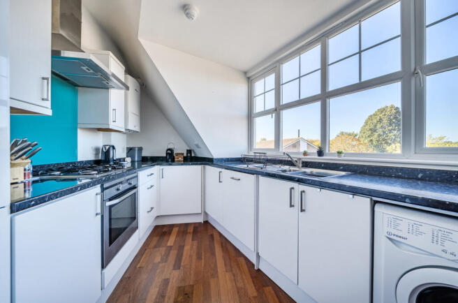 1363907-8-68e3e07...