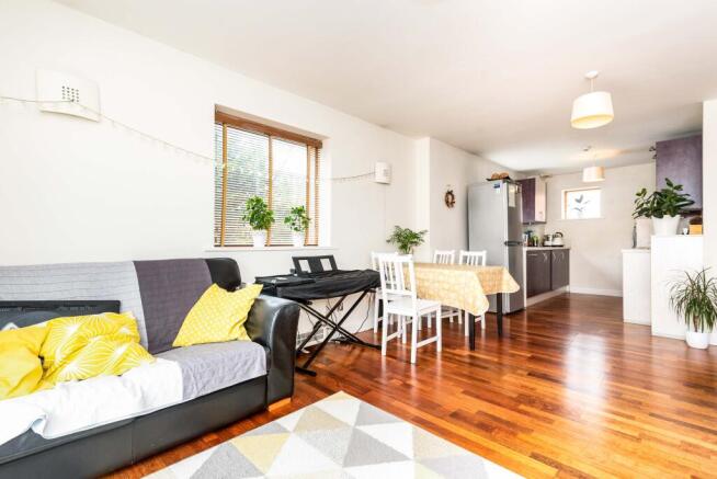 2 kitchenliving