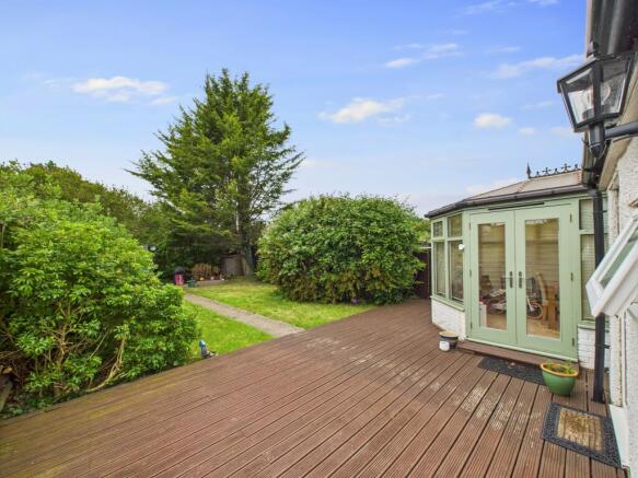 CAM02909G0-PR0424-STILL024