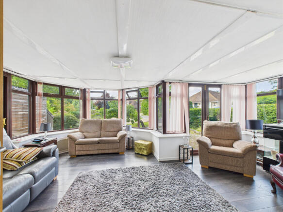 CAM02909G0-PR0429-STILL009