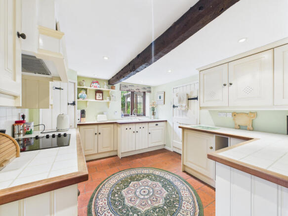 CAM02909G0-PR0428-STILL001