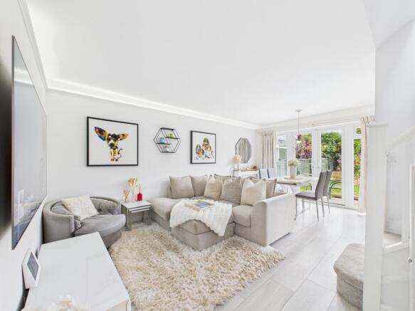 CAM02909G0-PR0458-STILL010