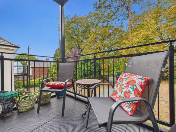 CAM02909G0-PR0471-STILL008