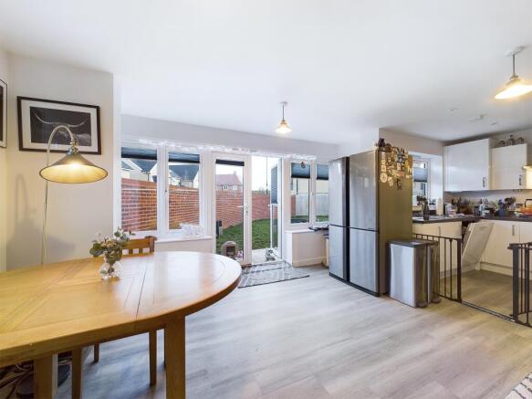 CAM01354G0-PR0042-STILL017