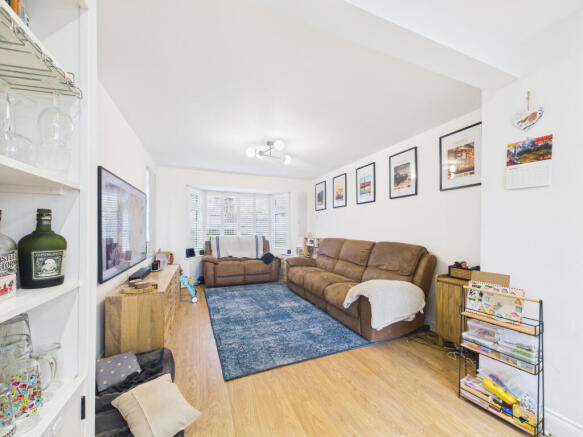 CAM01354G0-PR0638-STILL013