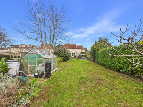 CAM01354G0-PR0640-STILL018